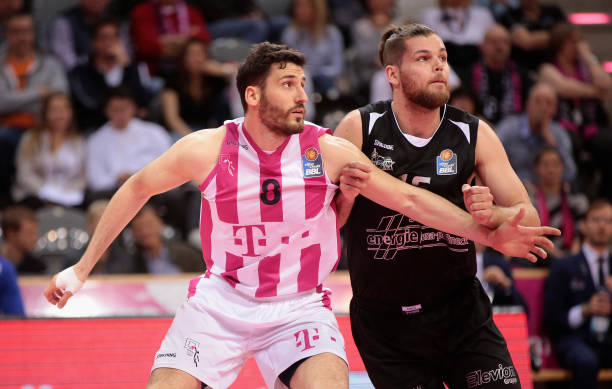 外线防守的 外线防守的